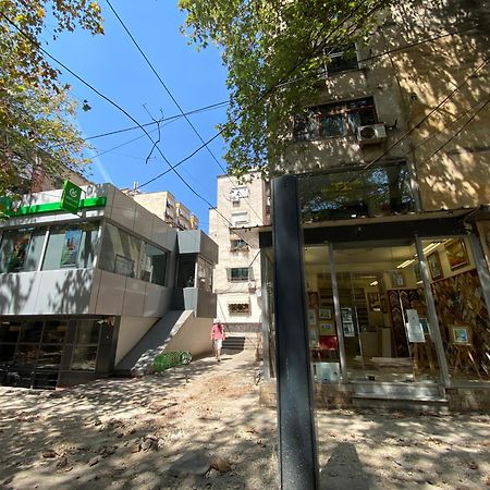 Central Welcoming Apartment In Tiranë Luaran gambar