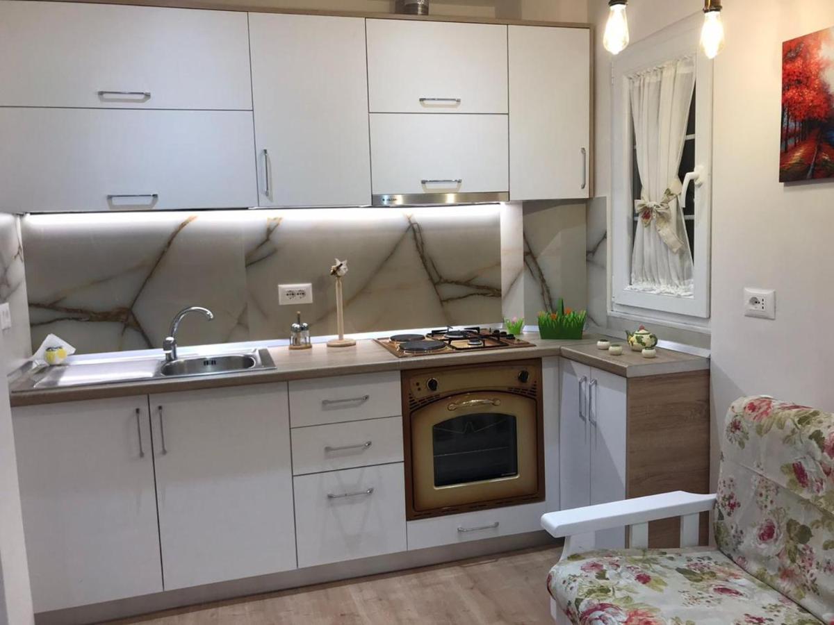 Central Welcoming Apartment In Tiranë Luaran gambar