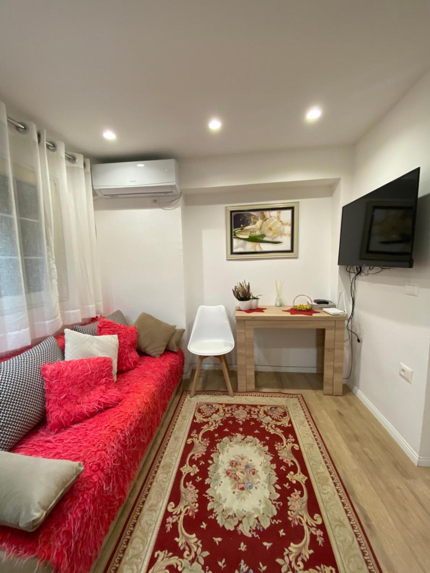 Central Welcoming Apartment In Tiranë Luaran gambar